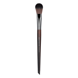 Make Up For Ever- Flat Highlighter Brush - 142 Make Up For Ever- Flat Highlighter Brush - 142